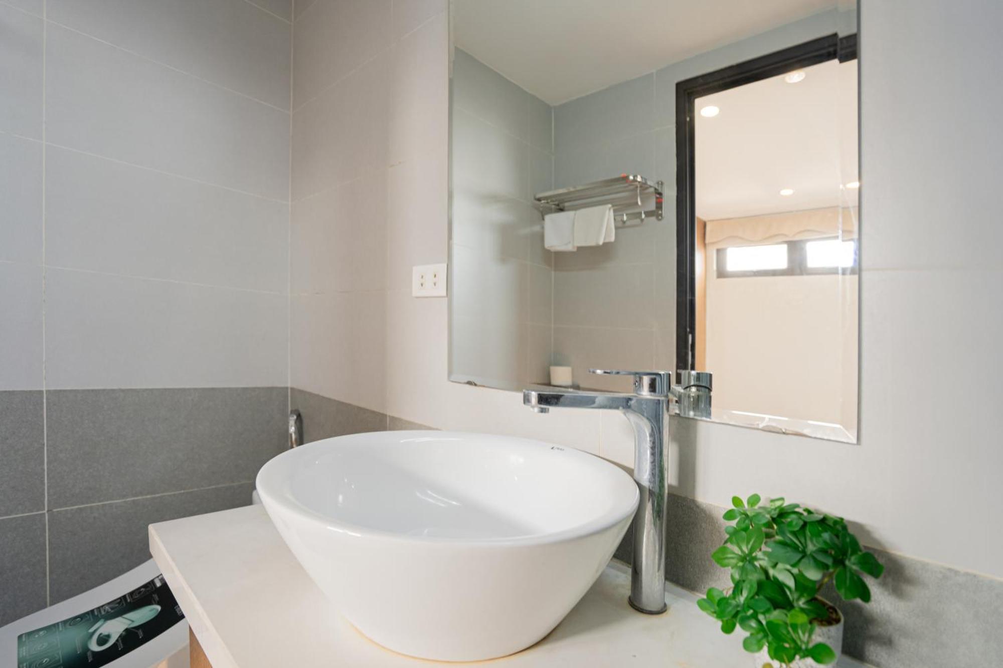 22Housing Hotel & Residence 60 Linh Lang Hanoi Dış mekan fotoğraf